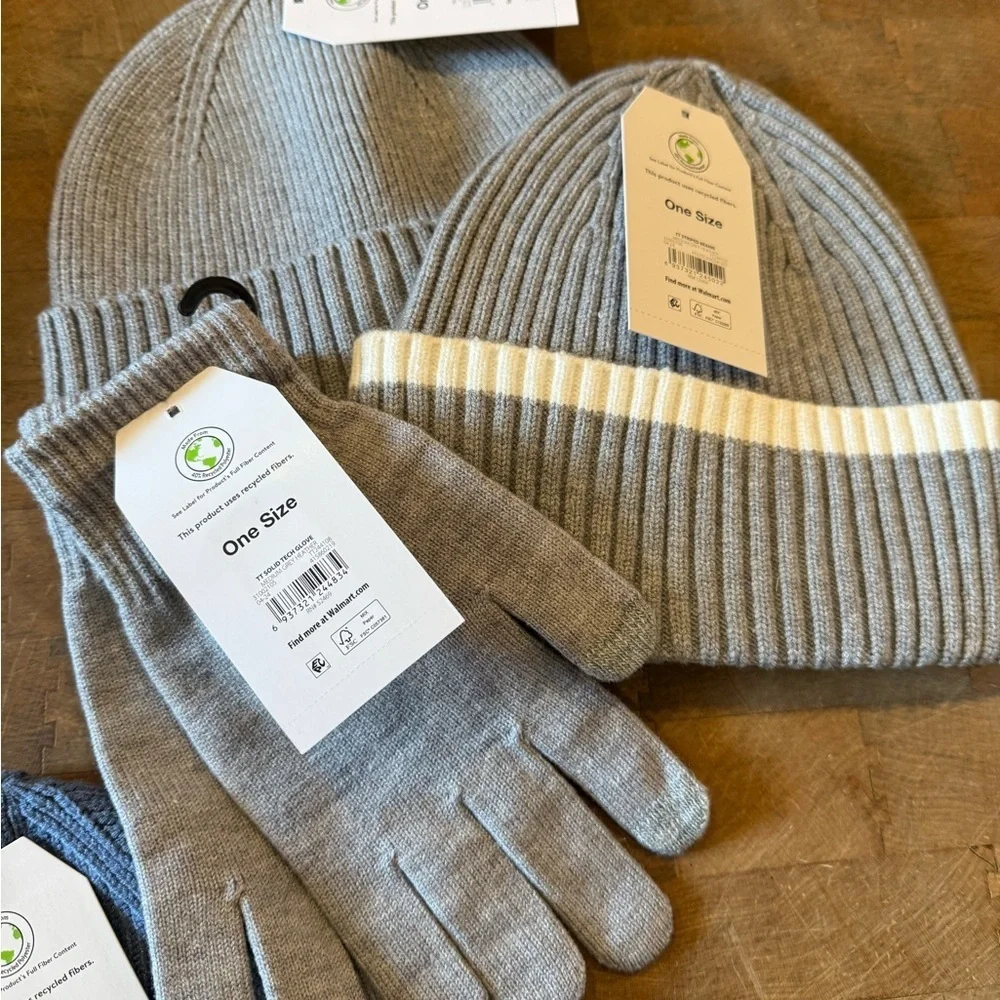 8 piece Cozy Women’s Beanie and Glove Set - Black, Blue, Gray BRAND NEW